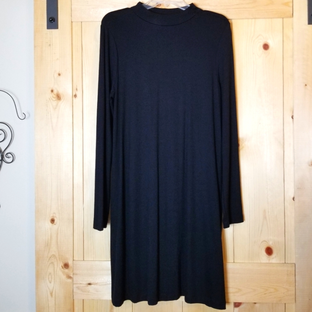 Adrienne Vittadini Black Mock Neck Shift Dress